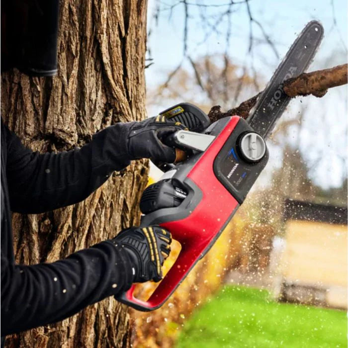 Honda 36v Battery Blower & Chainsaw Bundle