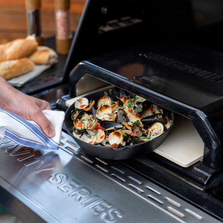 Masterbuilt Gravity Series 1150 Digital Charcoal BBQ + Smoker